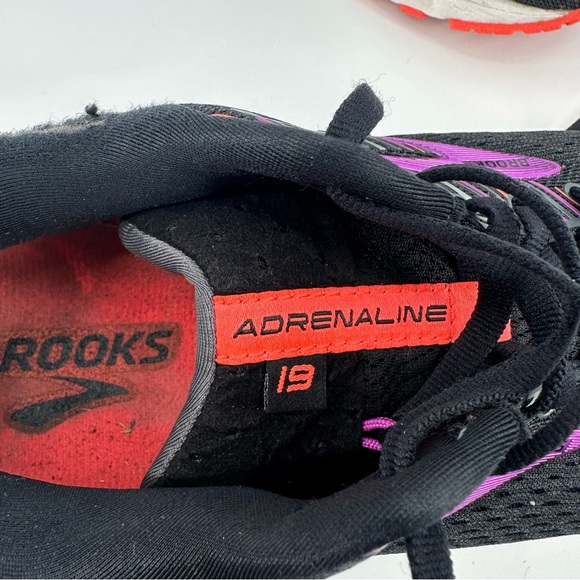 BROOKS Adrenaline GTS 19 Women's Black Purple Running Shoes size 10 - Picture 3 of 11